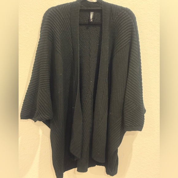 Torrid Black Chunky Knit Shrug - Picture 1 of 7